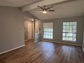 11909 Shropshire Blvd in Austin, TX - Building Photo - Building Photo
