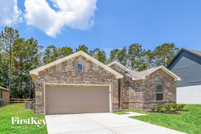 131 Lk Wy Cir in Anahuac, TX - Building Photo - Building Photo