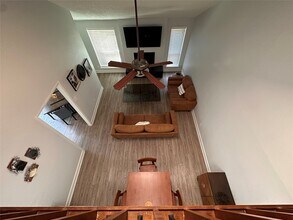 13821 Hollowgreen Dr in Houston, TX - Building Photo - Building Photo