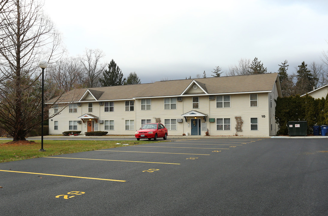 St. Simeon II Apartments in Poughkeepsie, NY - Foto de edificio