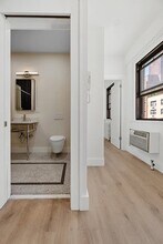 138 E 38th St, Unit 7B in New York, NY - Foto de edificio - Building Photo