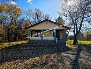 2454 Darlington Rd in Beaver Falls, PA - Building Photo - Building Photo