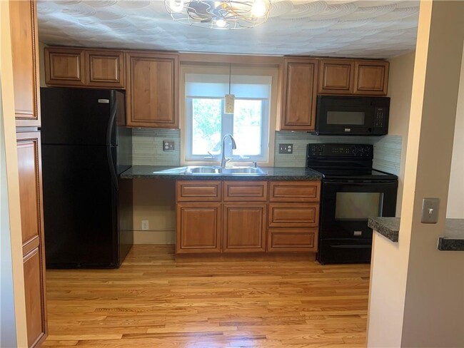 38 Brae St in North Providence, RI - Building Photo - Building Photo