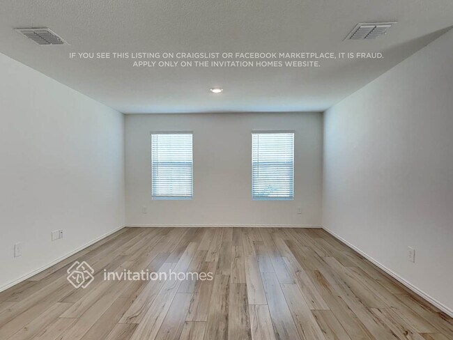 3200 Crestone Dr in Crandall, TX - Foto de edificio - Building Photo