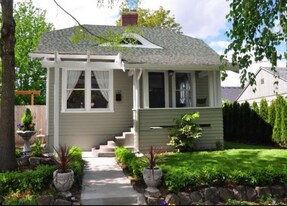 1125 NE Morton St in Portland, OR - Building Photo