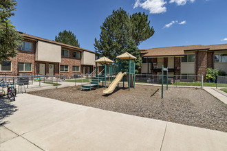 Fountain View Apartments in Fountain, CO - Foto de edificio - Building Photo