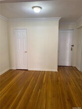 50 S Middle Neck Rd-Unit -1G in Great Neck, NY - Building Photo - Building Photo