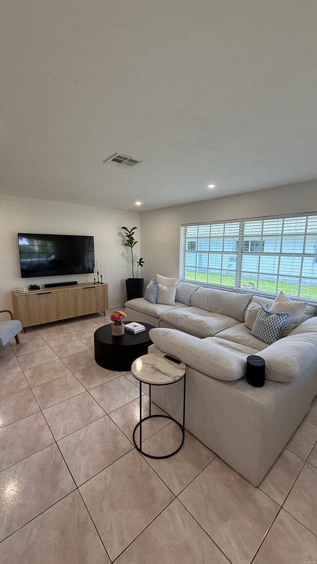 3021 Albatross Rd, Unit 3 in Delray Beach, FL - Building Photo - Building Photo