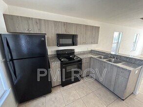 2905 Linda Vista St in Edinburg, TX - Building Photo - Building Photo