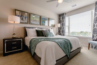 Solana Lakewood in Lakewood, CO - Building Photo - Interior Photo