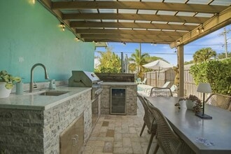 525 N L St in Lake Worth Beach, FL - Foto de edificio - Building Photo