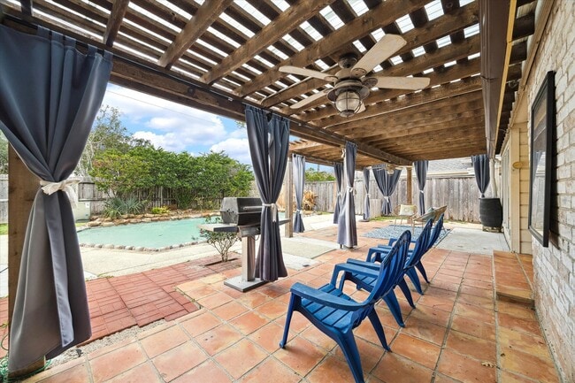 property at 1306 S Kirkwood Rd