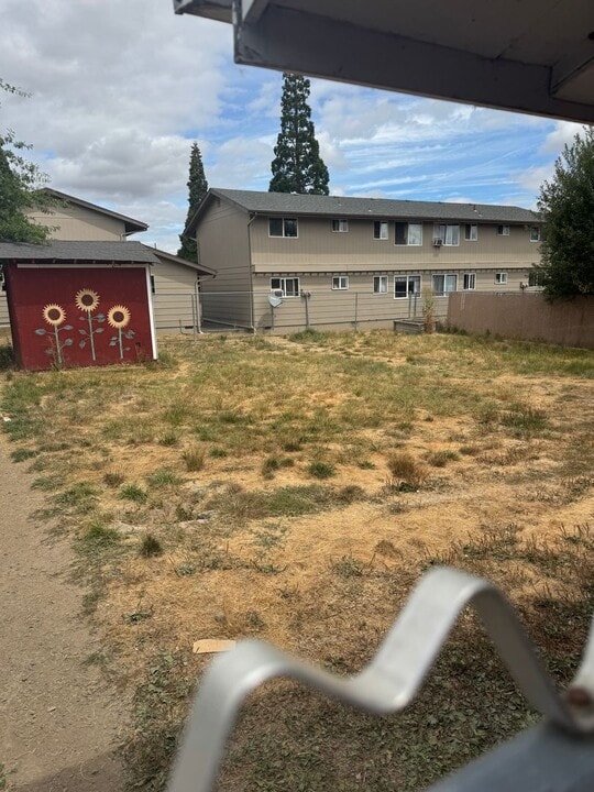 673 Main St in Monroe, OR - Building Photo