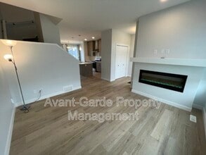 5277 Edgemont Blvd NW in Edmonton, AB - Building Photo - Building Photo