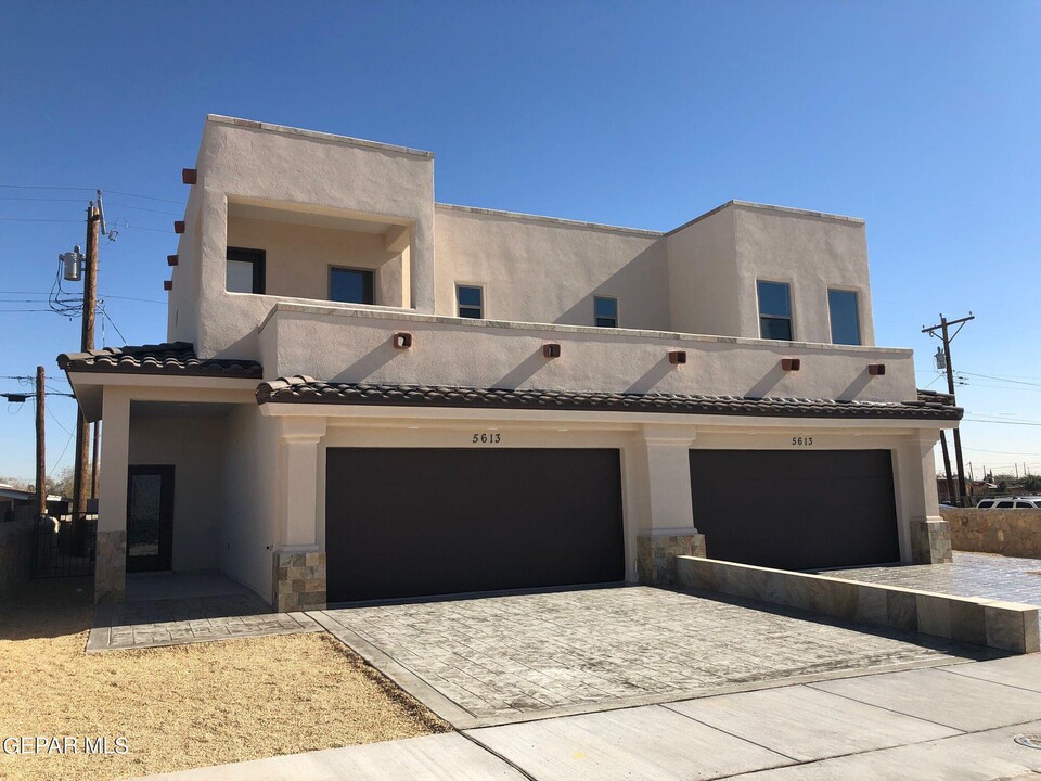 5613 Secondwood Pl in El Paso, TX - Building Photo