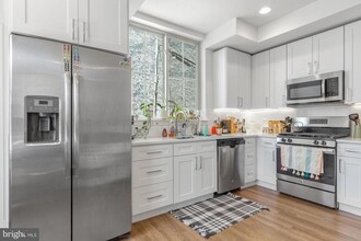 1356 S Bouvier St in Philadelphia, PA - Building Photo - Building Photo