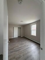 52-25 Van Dam St, Unit 2 in Queens, NY - Building Photo