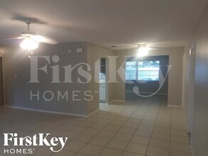 3109 22nd Ave W in Bradenton, FL - Foto de edificio - Building Photo