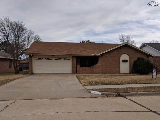 property at 5 Anita Ln