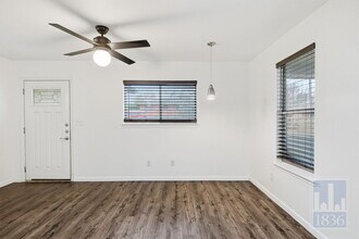 2003 Tillery St in Austin, TX - Building Photo - Building Photo