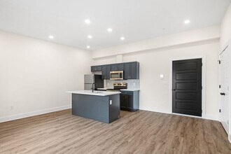 6832 Ridge Ave in Philadelphia, PA - Building Photo - Building Photo