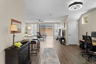 11522 Fountainhead Dr in Tampa, FL - Foto de edificio - Building Photo