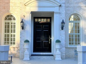 1289 Ballantrae Farm Dr in McLean, VA - Building Photo - Building Photo