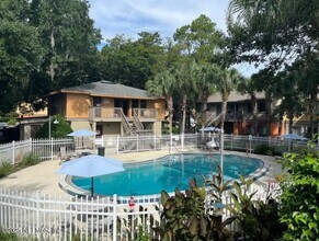 1800 Park Ave in Orange Park, FL - Foto de edificio - Building Photo