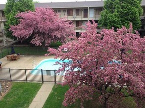 Finding Normal Apartments in Fargo, ND - Building Photo - Building Photo