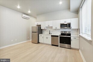 316 S 52nd St in Philadelphia, PA - Building Photo