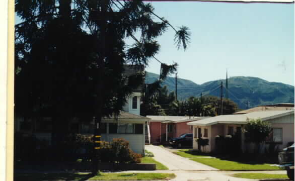 710-712 E Santa Barbara St in Santa Paula, CA - Building Photo - Building Photo