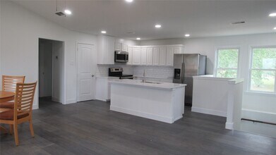 365 Deep Woods Ln in Livingston, TX - Building Photo - Building Photo