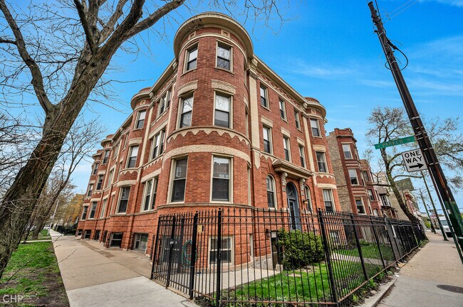 property at 2732 N Kimball Ave