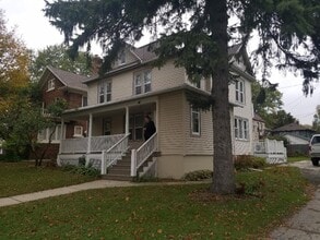 522 W Maple Ave in Beaver Dam, WI - Foto de edificio - Building Photo