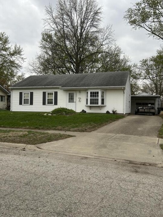 1821 Melbourne Rd in Lafayette, IN - Building Photo