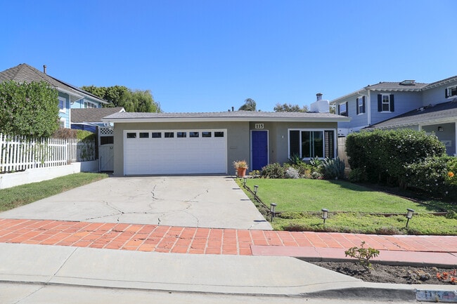 115 W Avenida Cordoba in San Clemente, CA - Building Photo - Building Photo