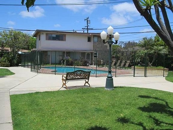 2233 Canyon Dr in Costa Mesa, CA - Building Photo - Building Photo