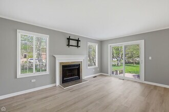 934 Surrey Ln in Sleepy Hollow, IL - Building Photo - Building Photo