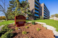 Royal Towne in Guelph, ON - Building Photo - Building Photo