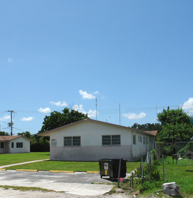 6326-6328 SW 27th St in Miramar, FL - Building Photo - Building Photo