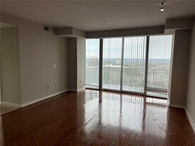 3338 Peachtree Rd in Atlanta, GA - Building Photo