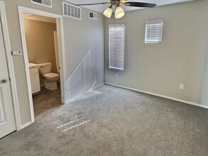 18250 N Cave Creek Rd in Phoenix, AZ - Building Photo - Building Photo