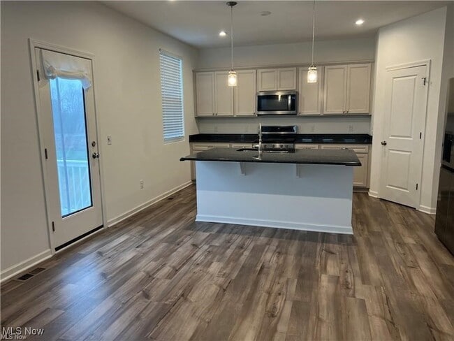 63 Woodhull Cir in Tallmadge, OH - Building Photo - Building Photo