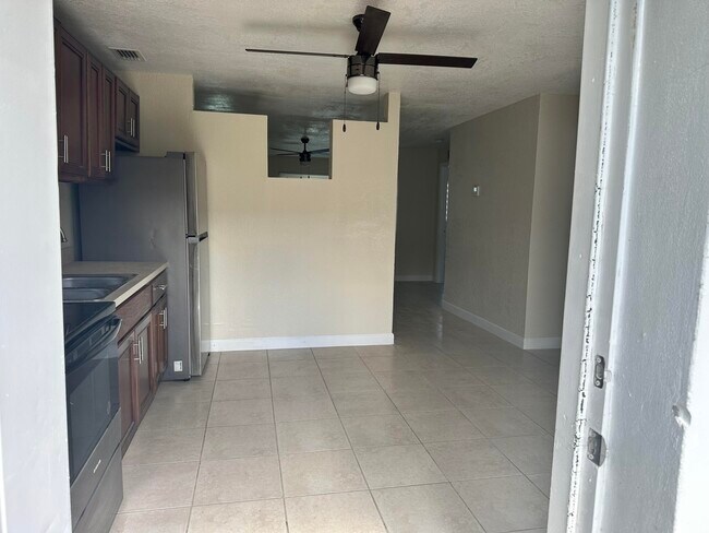 1606 Ave K in Fort Pierce, FL - Building Photo - Building Photo