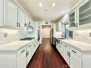24812 Avignon Dr in Santa Clarita, CA - Building Photo - Building Photo
