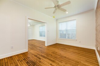 2516 Avenue K in Galveston, TX - Foto de edificio - Building Photo