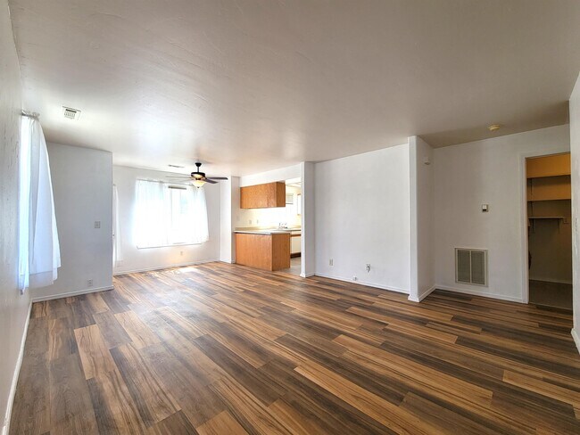 property at 3026 W Villard St