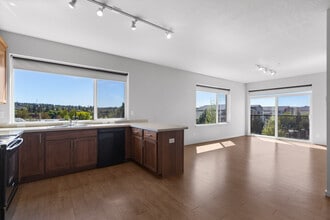 Highline at Kendall Yards in Spokane, WA - Foto de edificio - Building Photo
