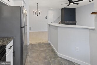 93 Birchwood Rd in Bedminster, NJ - Building Photo - Building Photo