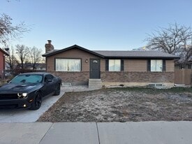 54 W 300 S St in Orem, UT - Building Photo